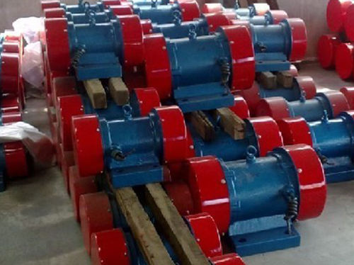 yzs振動(dòng)電機(jī)實(shí)景